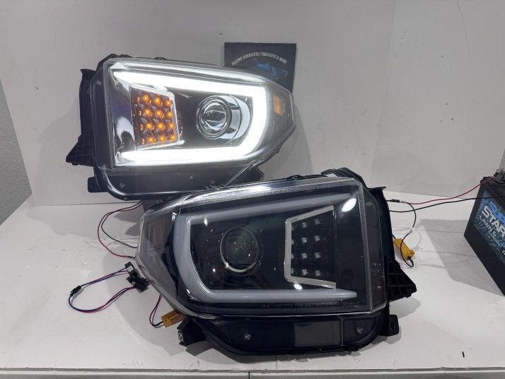 Toyota Tundra 2014-2021 Headlights 