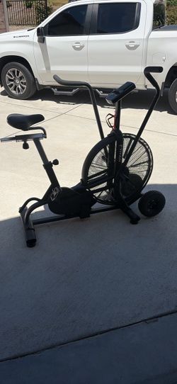 Titan Fitness Air Assault bike