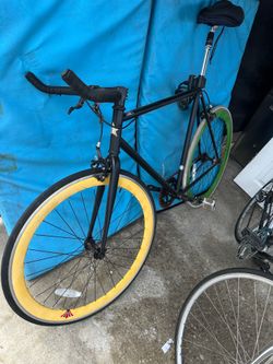 Bicycle fixed gear All city frame and pedals 60 centimeter frame size Lightweight Road bike 700 Deep V rim