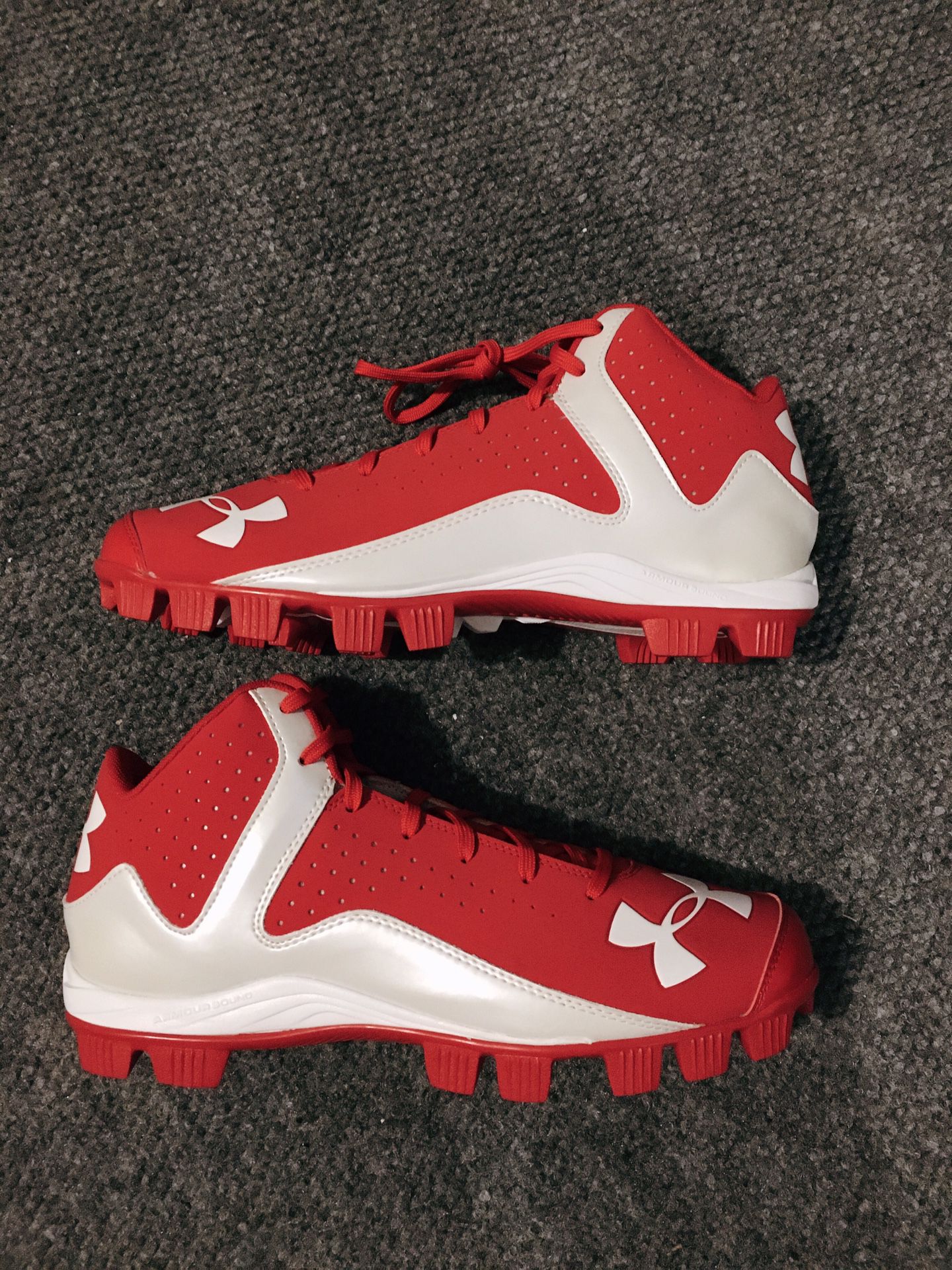 Baseball cleats red size 11