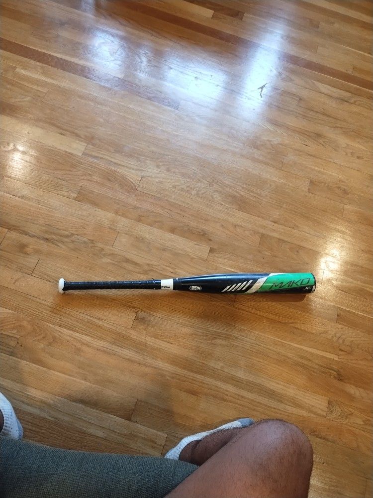 Easton Mako 31/23 -8 Baseball Bat