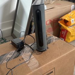 Motorola MG7540 Cable Modem And Router