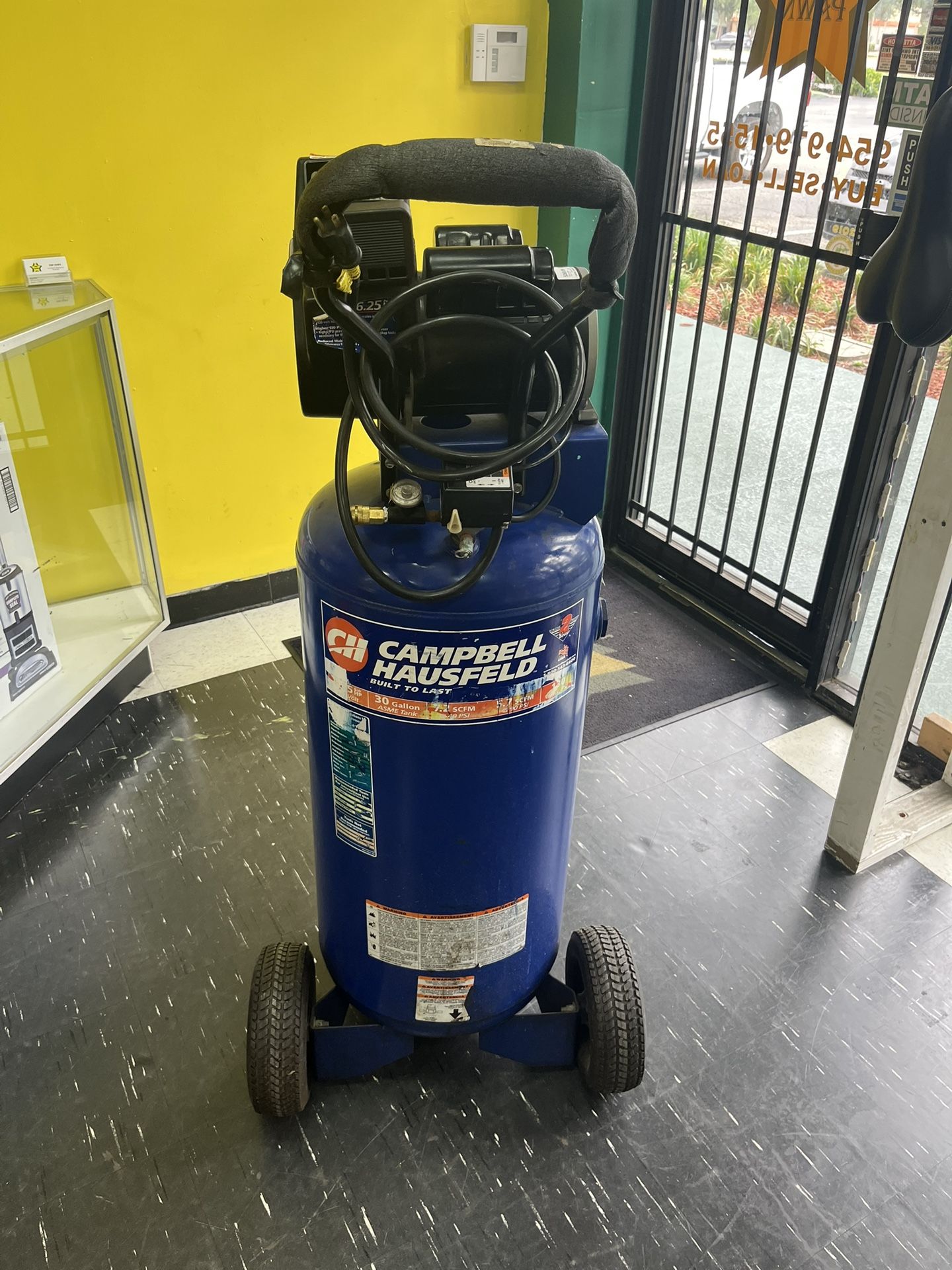 Campbell Hausfeld 30 Gallon Air Compressor