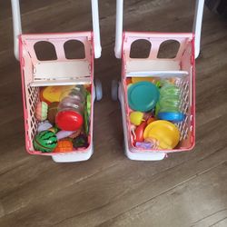Toddler Shopping And Vegetebles