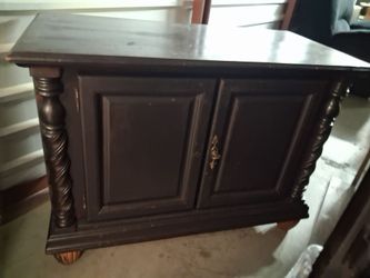 TV Stand/media storage cabinet