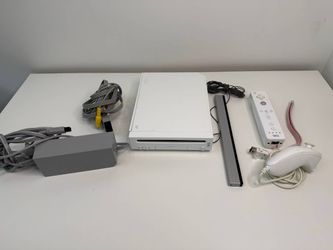 Nintendo Wii bundle - $100 (Eastlake)