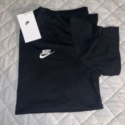 Size XL Kids Nike Shirt 
