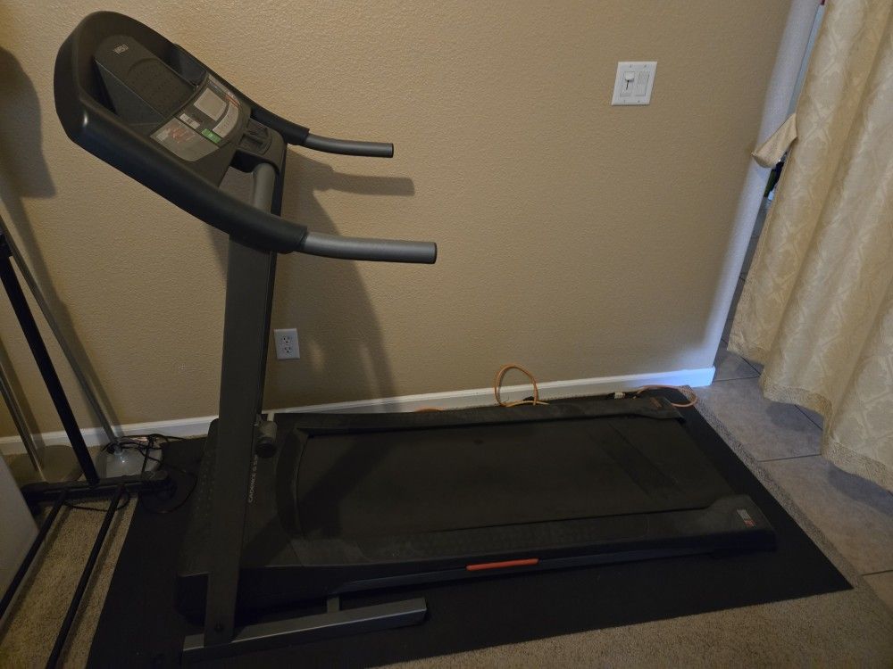 Cadence G 5.9i Folding Treadmill