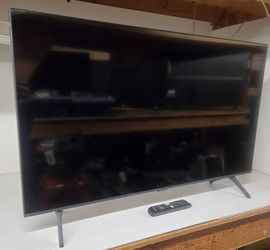 Samsung 43-inch 4k TU-7000 Series Smart TV W/ remote