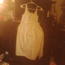 Woman's Size Small. Who What Wear White Dress