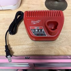 Milwaukee Charger M12