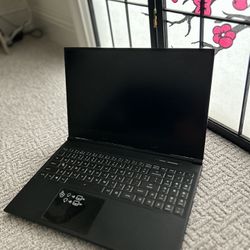 Main Gear Gaming Lap Top 