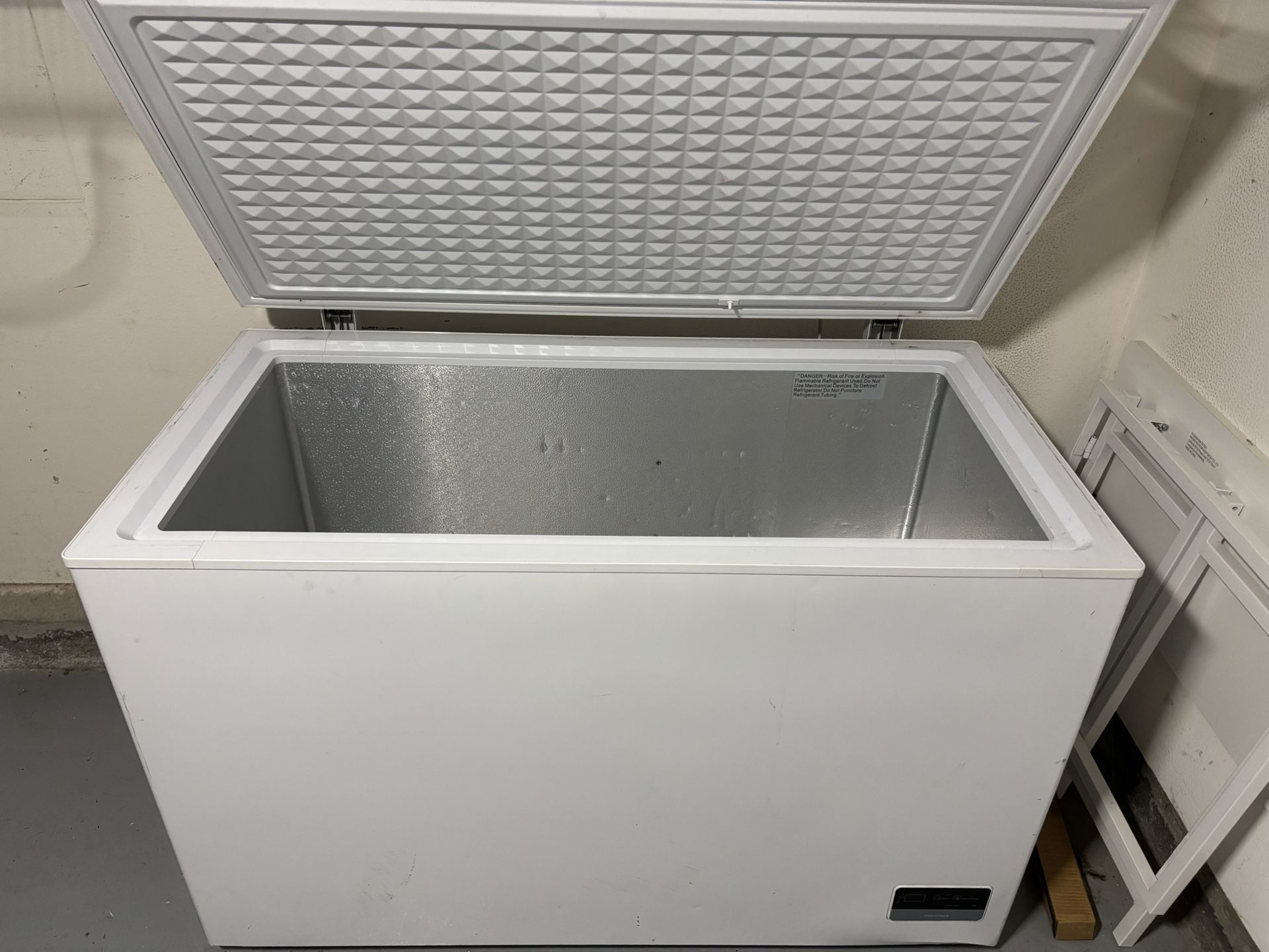 Insignia chest freezer 12.2 cubicle fit WiFi