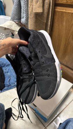 Nike Kyrie 3 Black 11