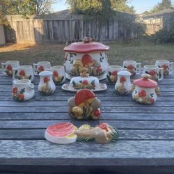 Vintage 1970s 16/24 Piece Mushroom Kitchen Decor Set