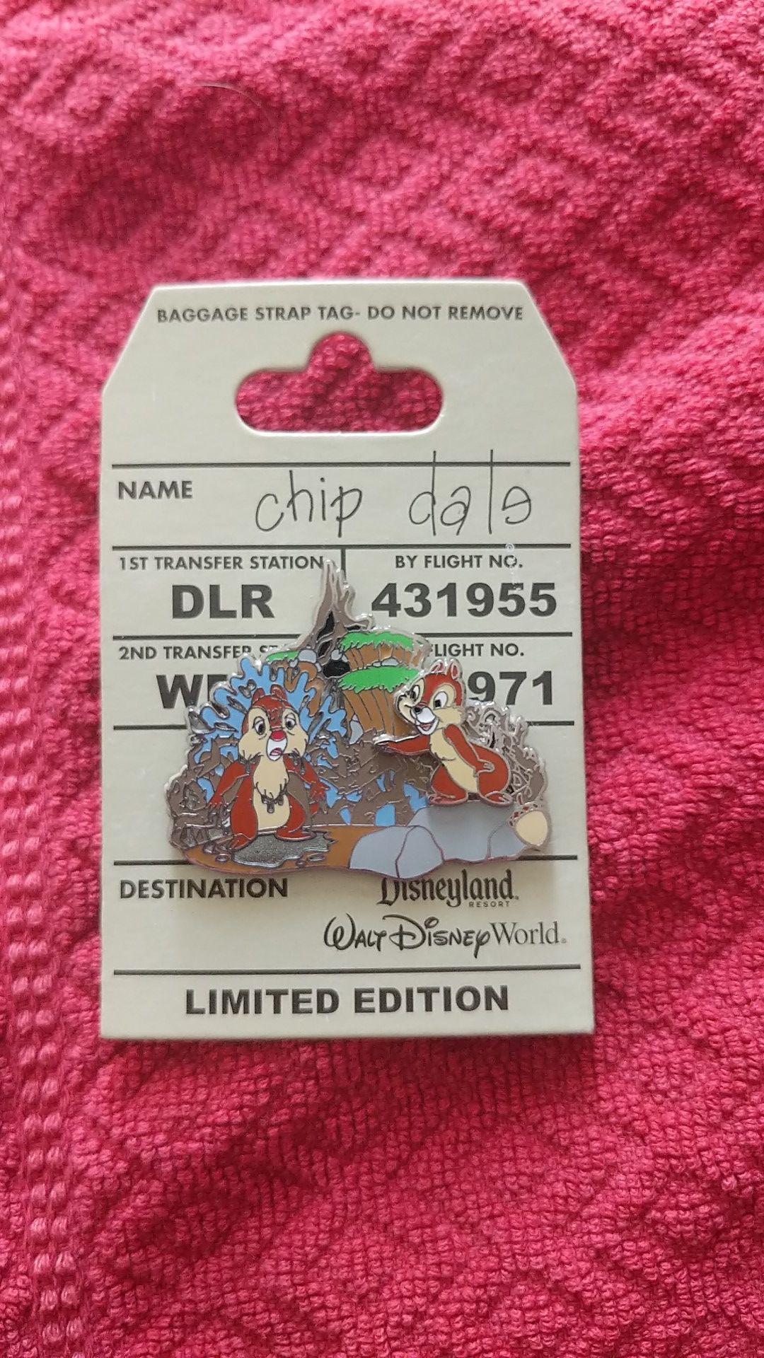 Disney pin chip and dale artist proof le 1800. 5of 8