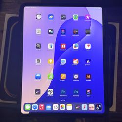 2025 13-inch iPad Pro Wi-Fi 2TB with standard glass - Space Black. With Apple Pencil Pro  