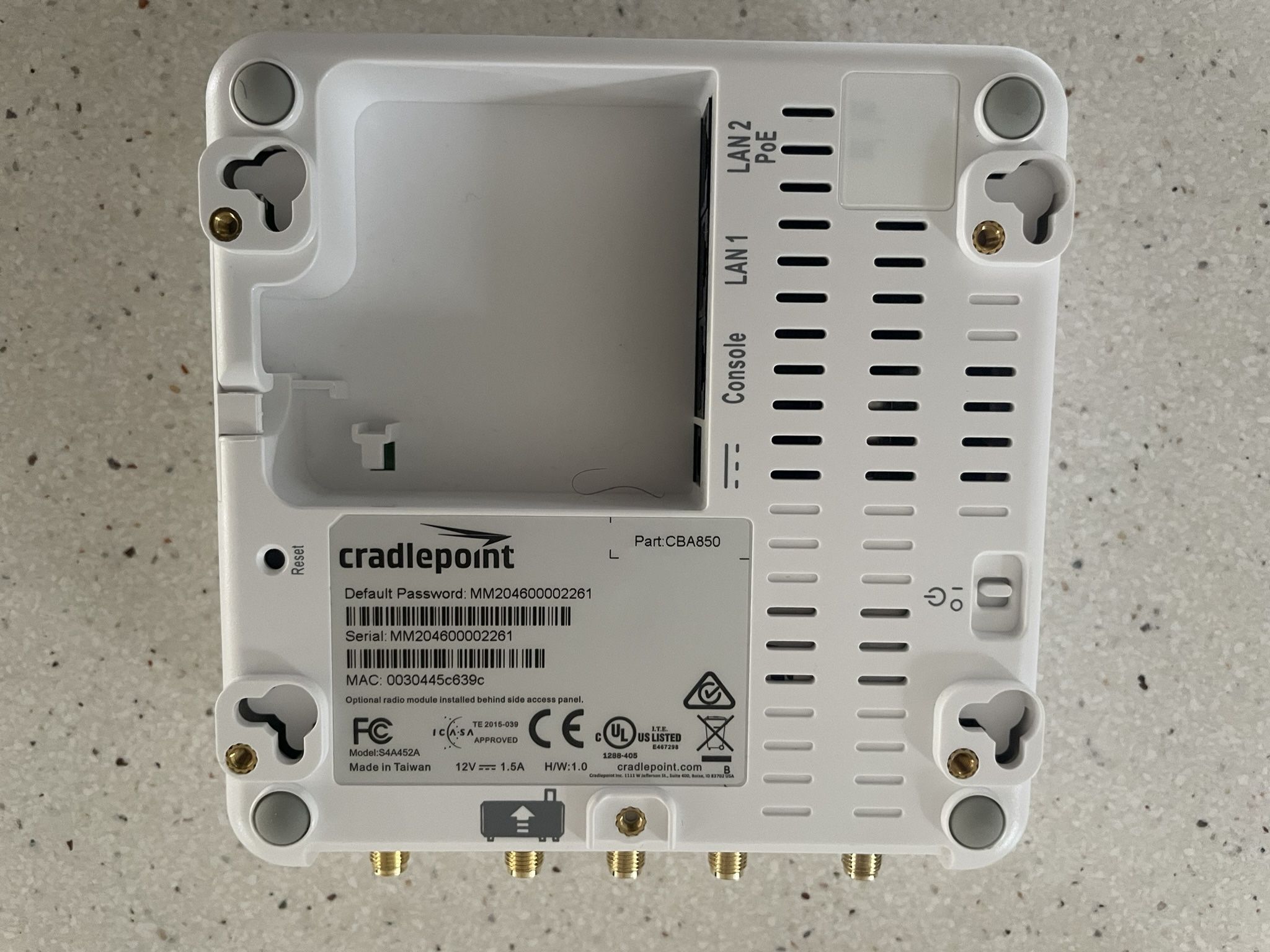 Cradlepoint CBA850 Cellular Modem w/ Antennas
