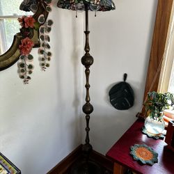Tiffany Stained Glass Floor Lamp With Antique Solid Brass Base 