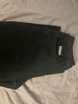 Size 30 baggy pants.