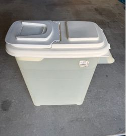 Pet Food Storage Container