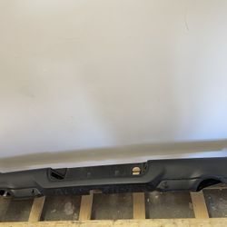 Rear bumper 2019-2023 Ram https://offerup.com/redirect/?o=MTUwMC5OZXc=!! Comes with brackets, ¡¡we deliver in Houston & surrounding!! Se habla español