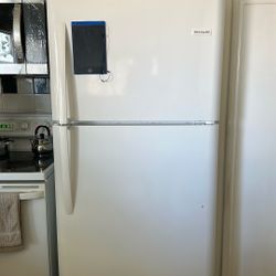 Frigidaire Fridge Great Conditions 