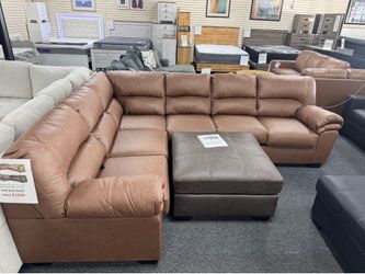 Leather Brown Sectional. 🚚WE DELIVER🚚