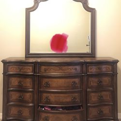 3 Piece Matching Dresser, Mirror, & Nightstand