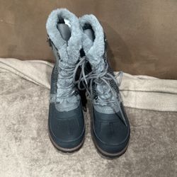 Rain And snow Boot Rock & Candy Size 6.5