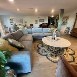 Modern And Beautiful 10’ X 10’ Sectional Sofa