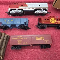 HO Scale Train Set