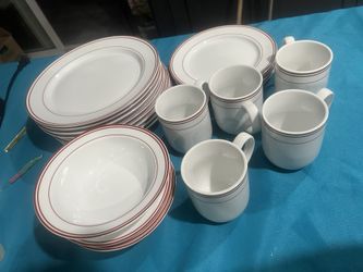 Dinner Plates White With Red Lines