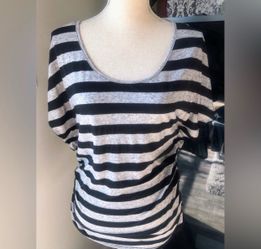 Striped, Ruched SS Top ~ M