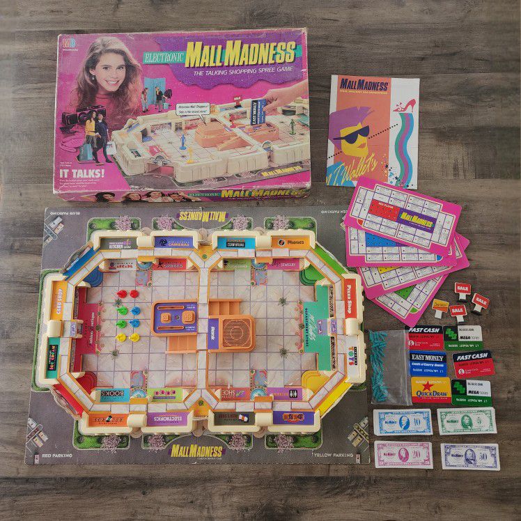 VTG 1989 Milton Bradley Mall Madness Board Game