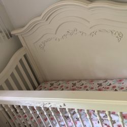 Crib And Beds Whit Mattrees