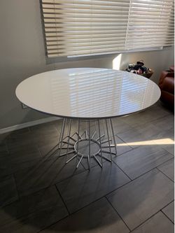 Dining table 4ft