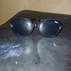 Quay Sunglasses Gold Dust 