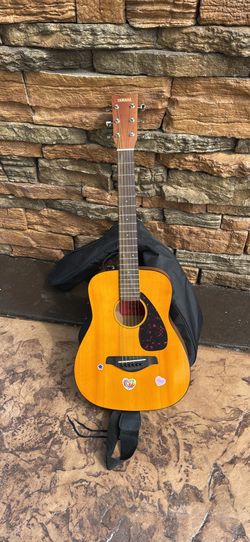 Yamaha JR 1 3/4 size acoustic guitar