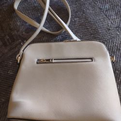 Brand New Pink Leather Purse, Lots Of Interior And Exterior Zippers!