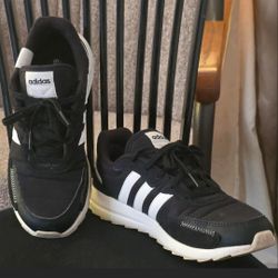 Adidas Women Retrorun Running Shoe Black Cloud White Alumina Size 7