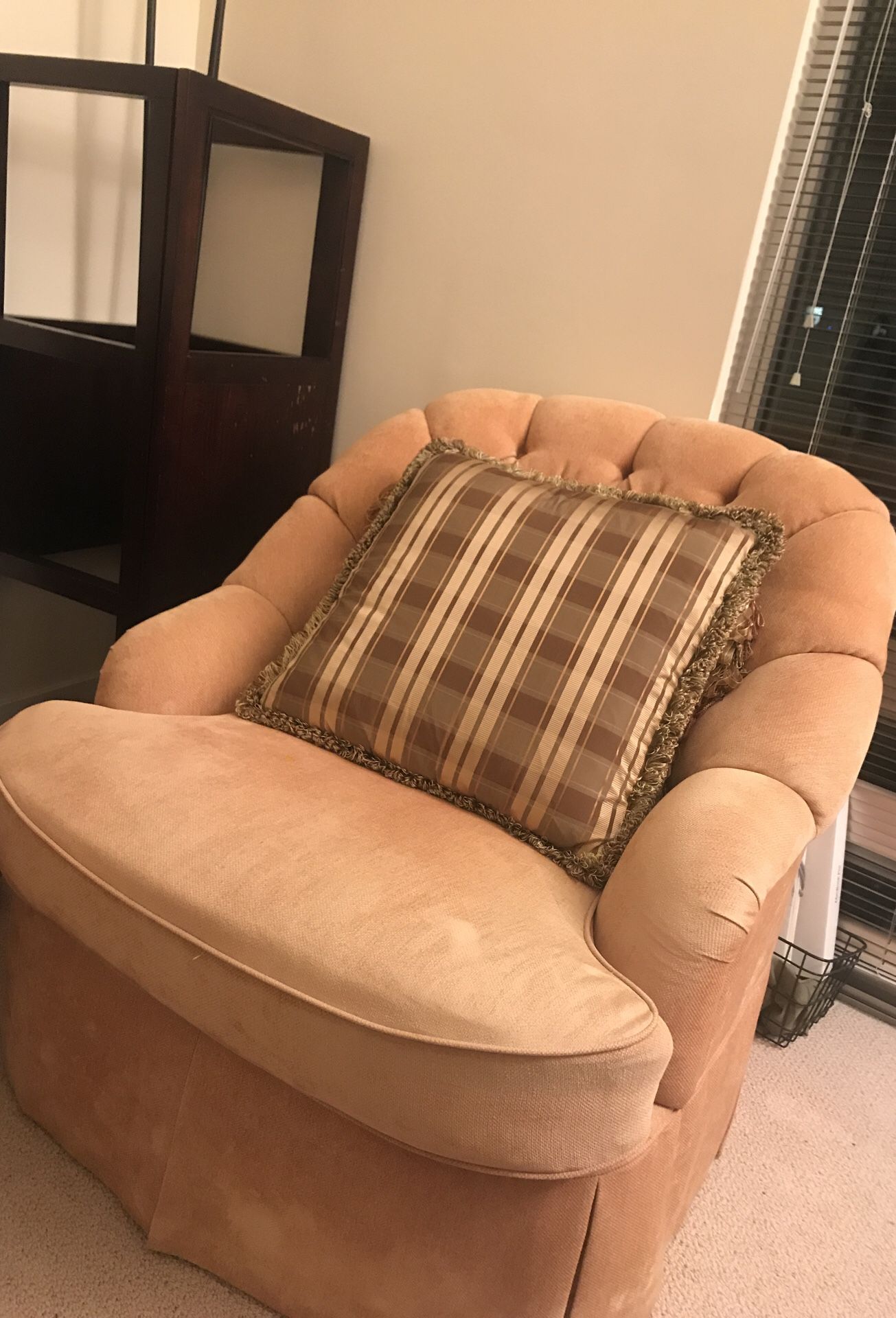 Single comfy sofa
