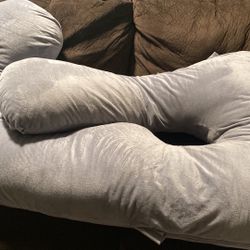 New Pregnancy Pillow, Never Used 