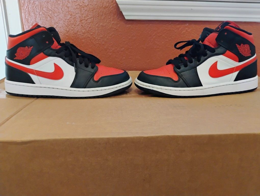 Aj1 (Air Jordan 1)
