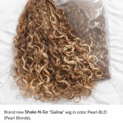 New Shake-N-Go Galina Wig – Pearl-BLD – Long Curly