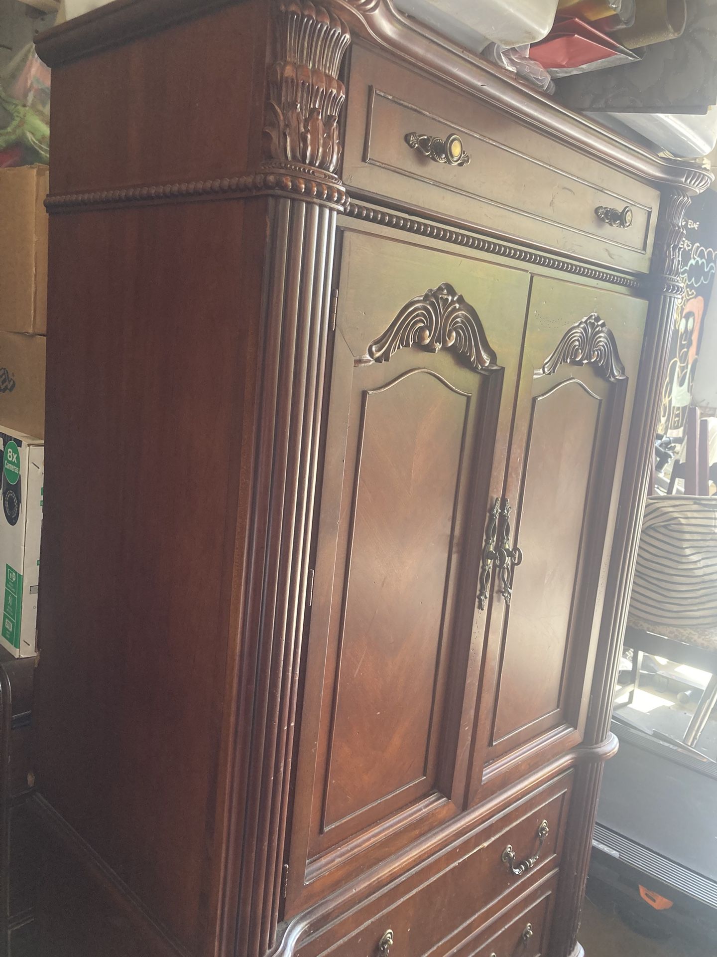 Dresser