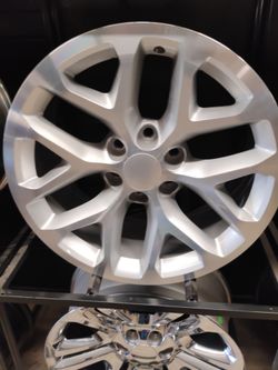20x9 silver rims 6 lug 6x139 on new tires 275 55 20