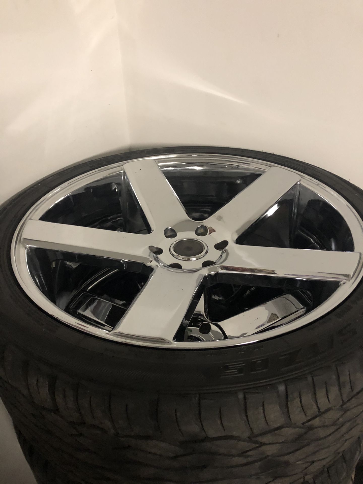 Dub brand 24” aluminum wheels with tires. Great condition