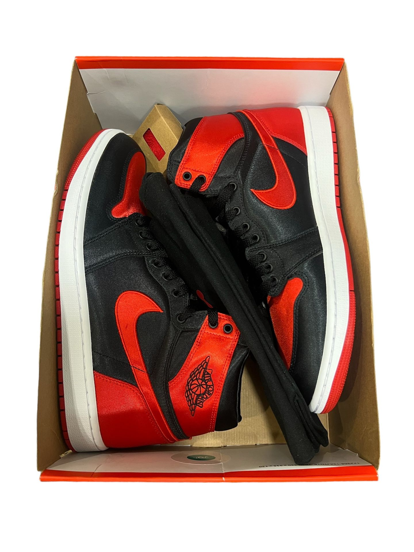 Air Jordan 1 Retro High OG Satin Bred 2023