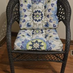 ONE new Indoor or Outdor  ONE  Rattan Side Chair with additional cover Holmdel 